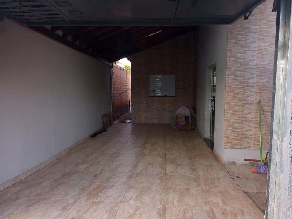 Casa à venda com 2 quartos, 180m² - Foto 1