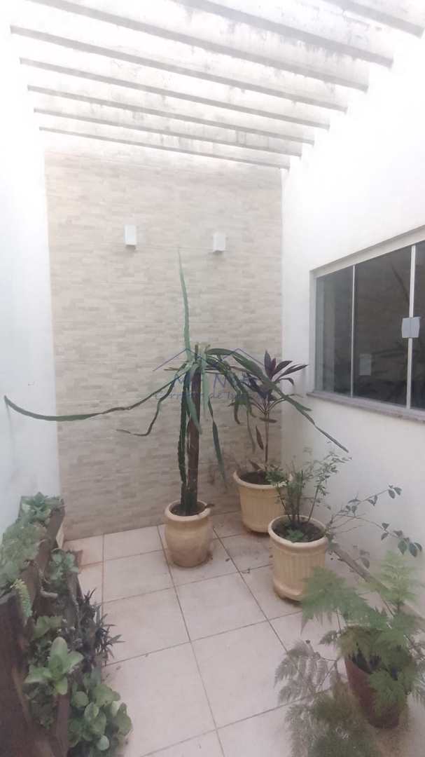 Casa à venda com 2 quartos, 250m² - Foto 11