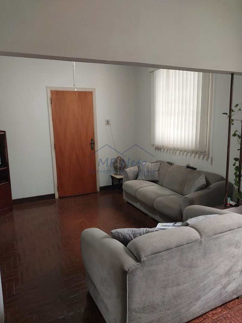 Casa à venda com 2 quartos, 200m² - Foto 1