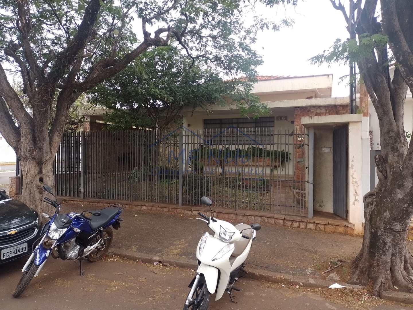 Casa à venda com 3 quartos, 294m² - Foto 3