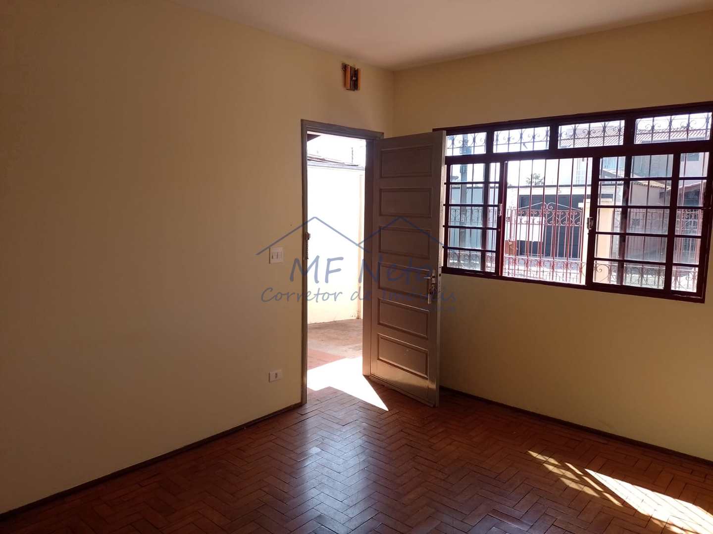 Casa à venda com 2 quartos, 350m² - Foto 7