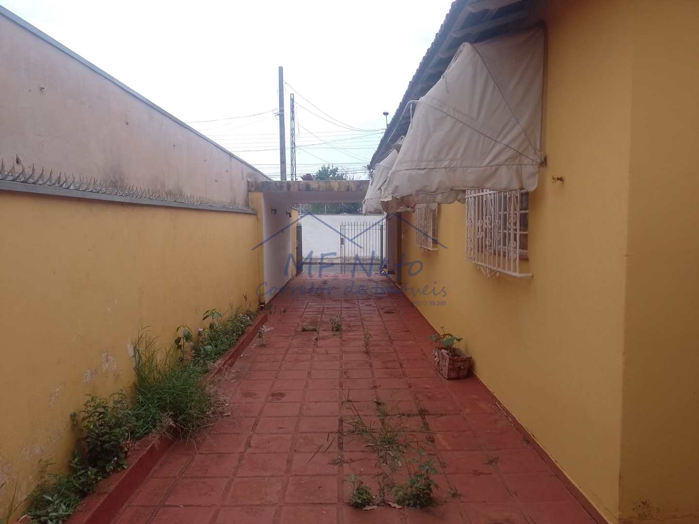 Casa à venda com 3 quartos, 740m² - Foto 2