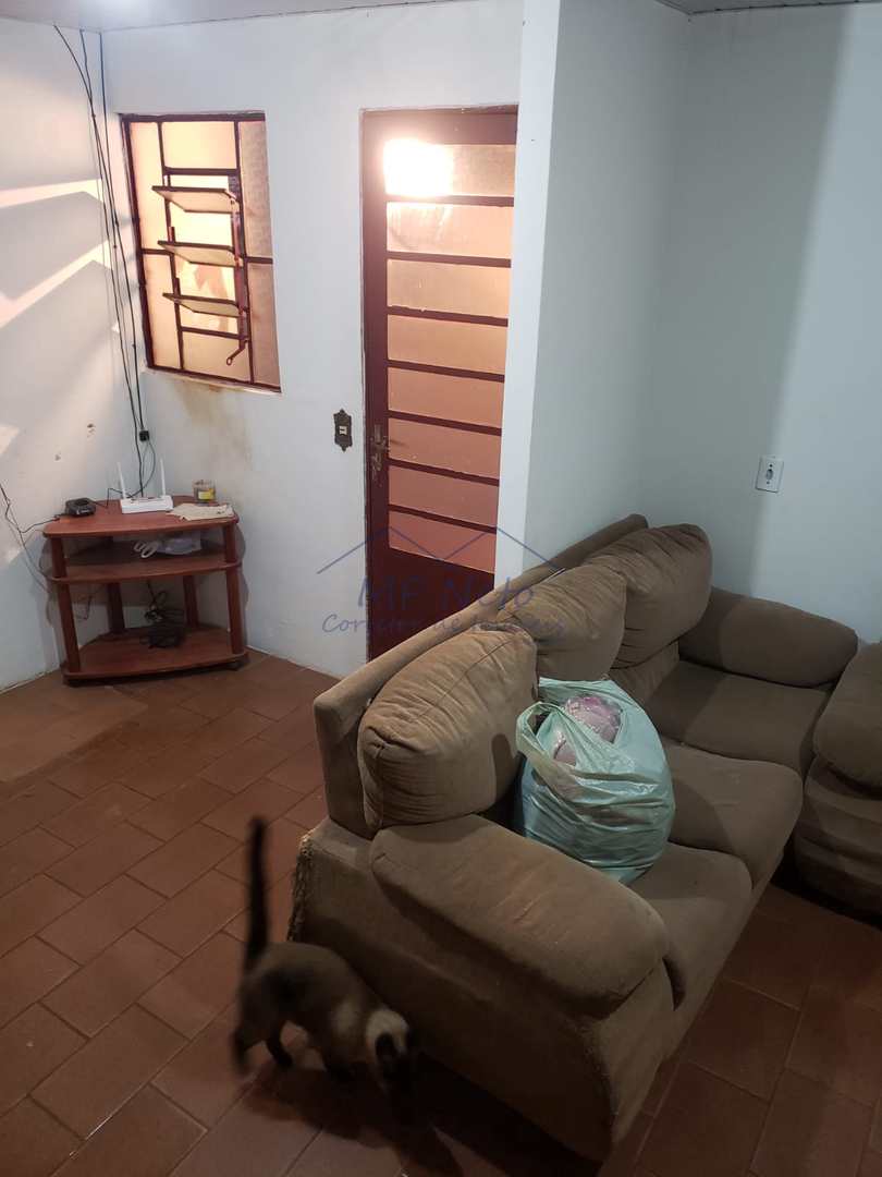 Casa à venda com 3 quartos, 180m² - Foto 1