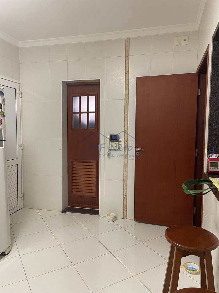 Casa à venda com 6 quartos, 600m² - Foto 27