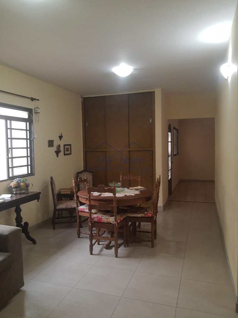 Casa à venda com 4 quartos, 330m² - Foto 11