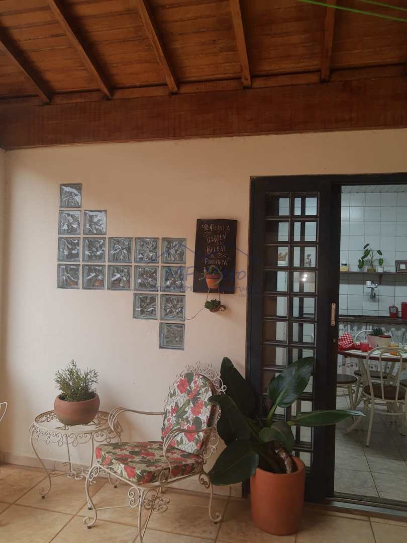 Casa à venda com 4 quartos, 330m² - Foto 29