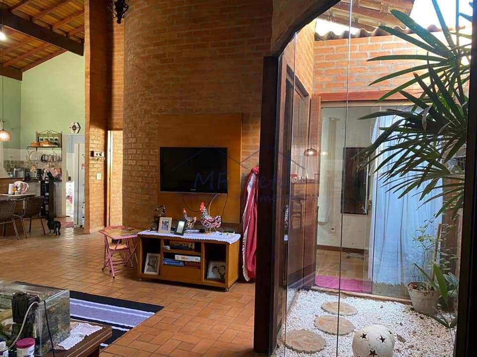 Casa de Condomínio à venda com 3 quartos, 251m² - Foto 3