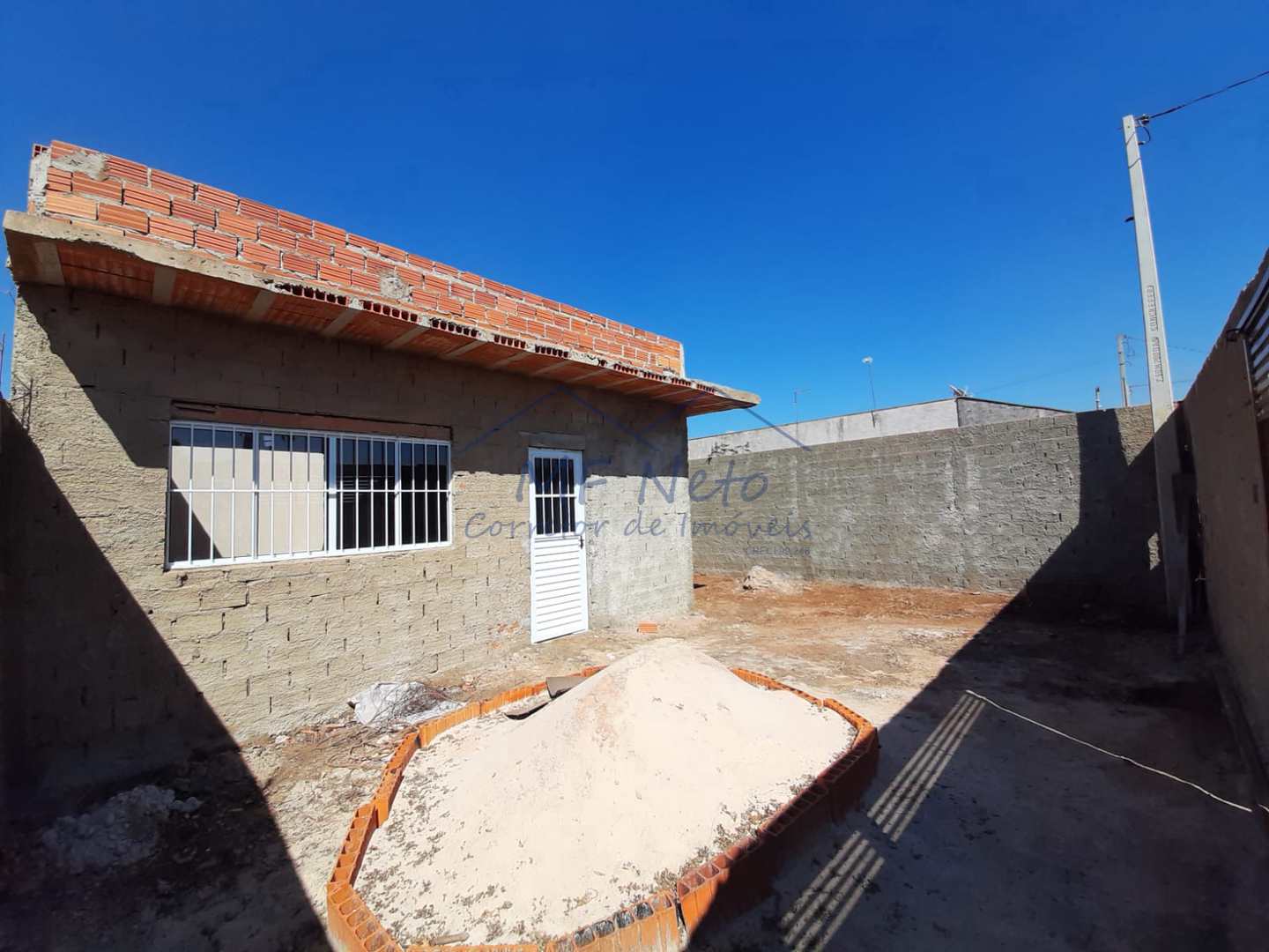 Casa à venda com 2 quartos, 250m² - Foto 1