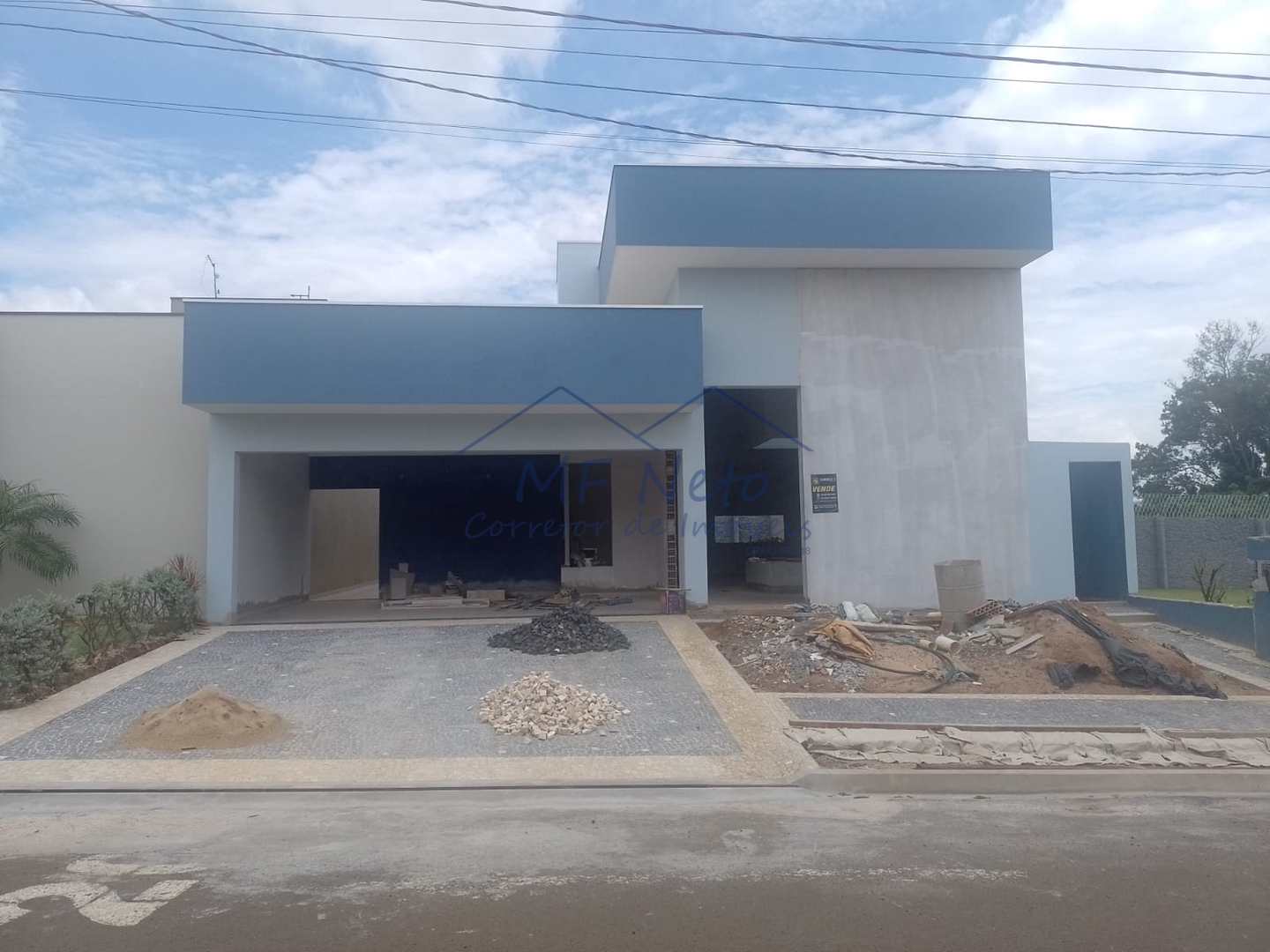 Casa de Condomínio à venda com 3 quartos, 392m² - Foto 1