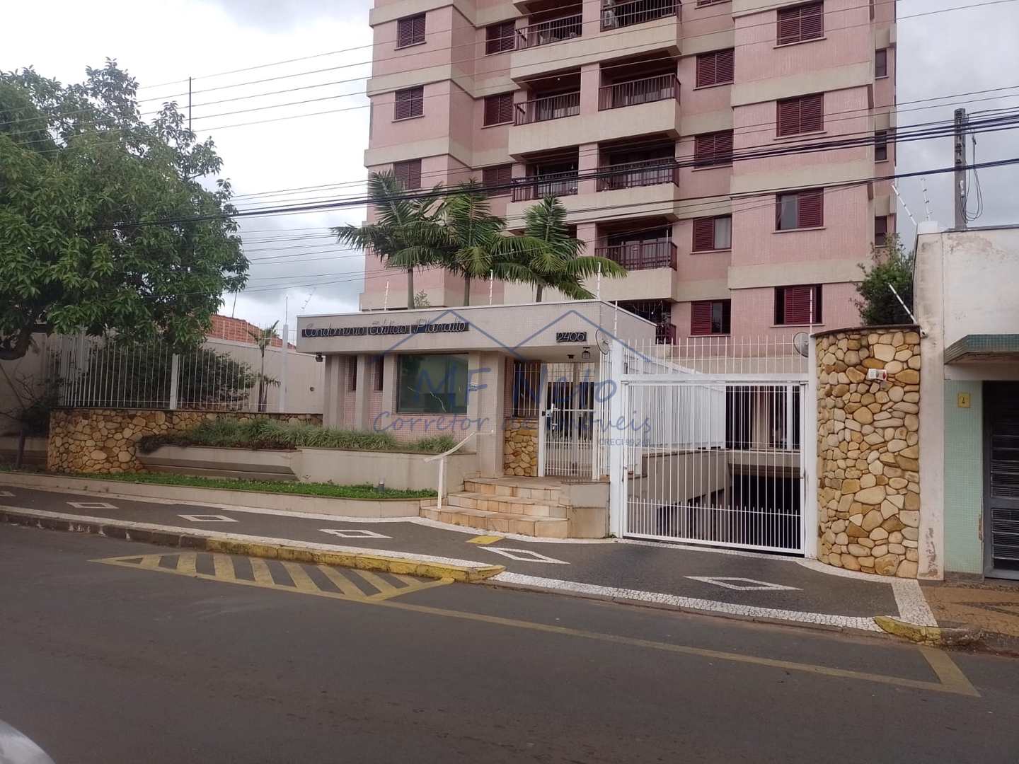 Apartamento à venda com 3 quartos, 80m² - Foto 2