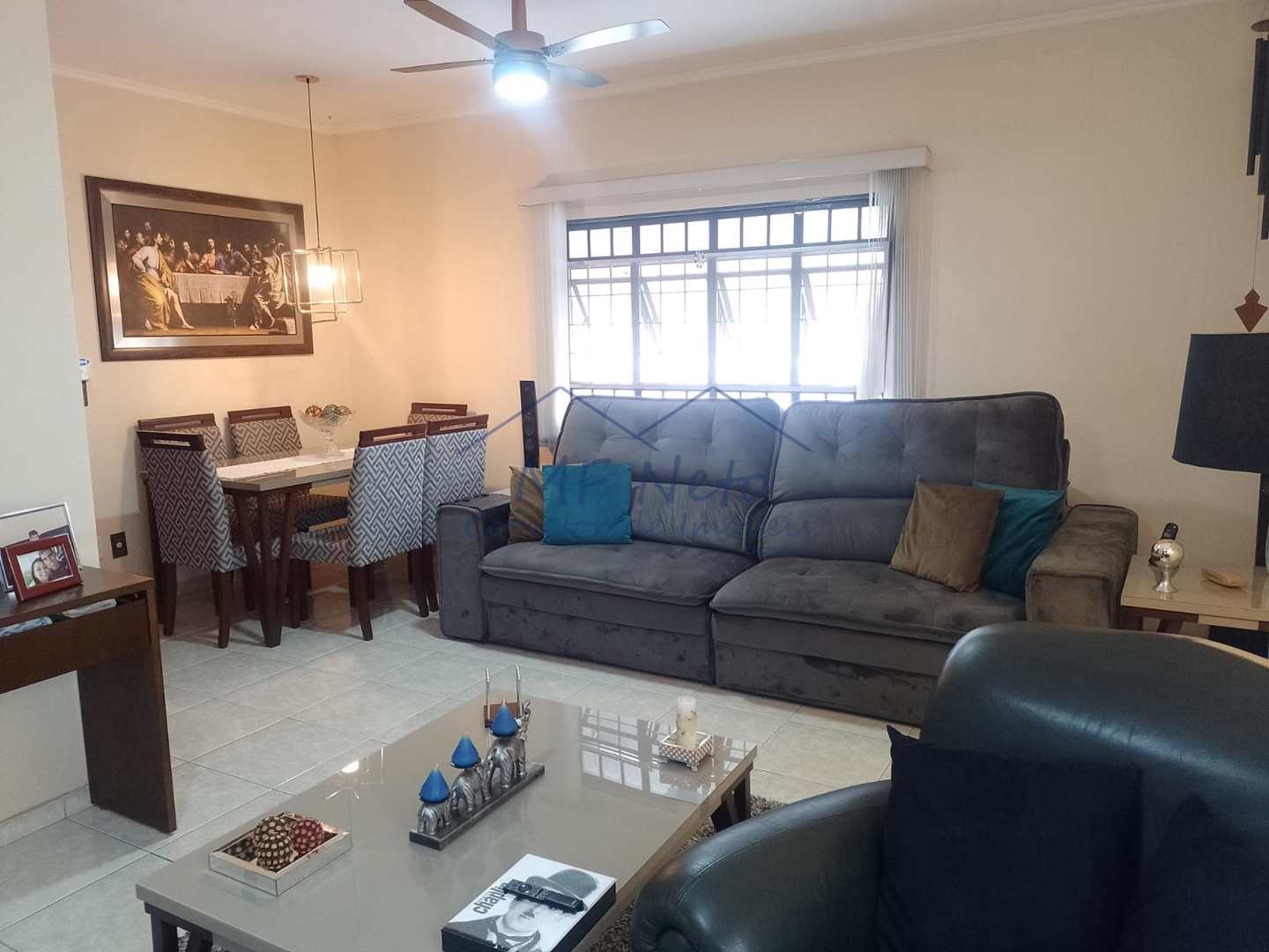 Casa à venda com 3 quartos, 345m² - Foto 1