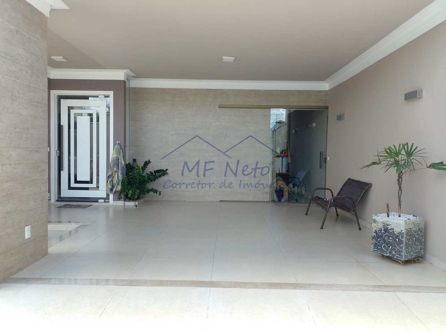 Casa à venda com 2 quartos, 250m² - Foto 2