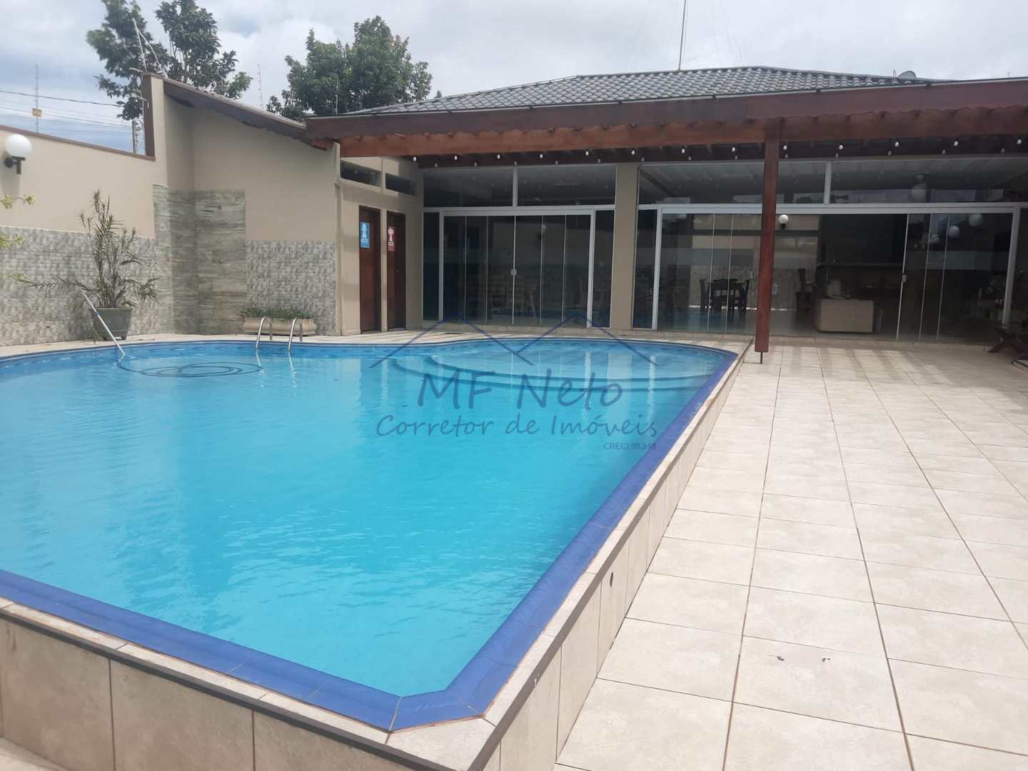 Casa à venda com 1 quarto, 381m² - Foto 3