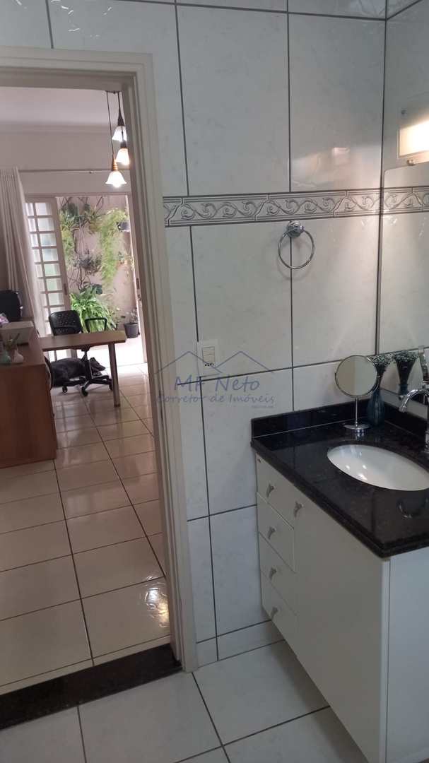 Casa à venda com 3 quartos, 360m² - Foto 18