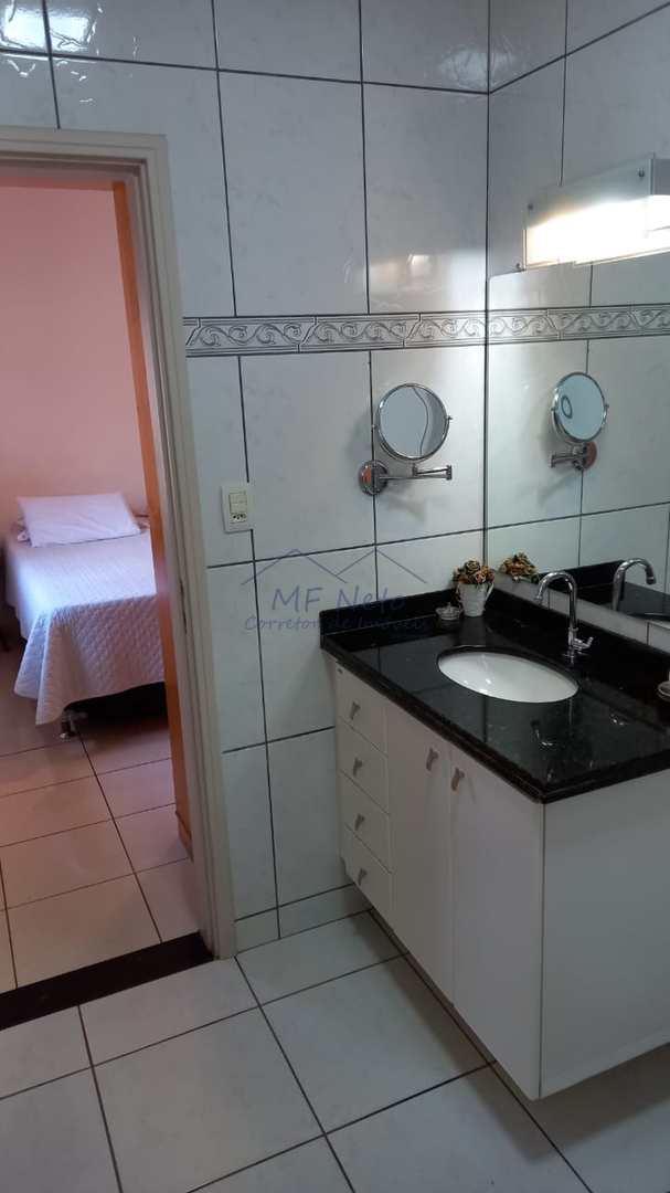 Casa à venda com 3 quartos, 360m² - Foto 12