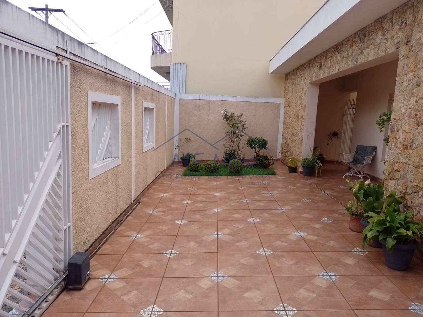 Casa à venda com 3 quartos, 360m² - Foto 2