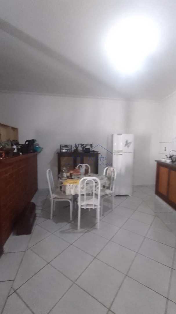 Casa à venda com 2 quartos, 250m² - Foto 9