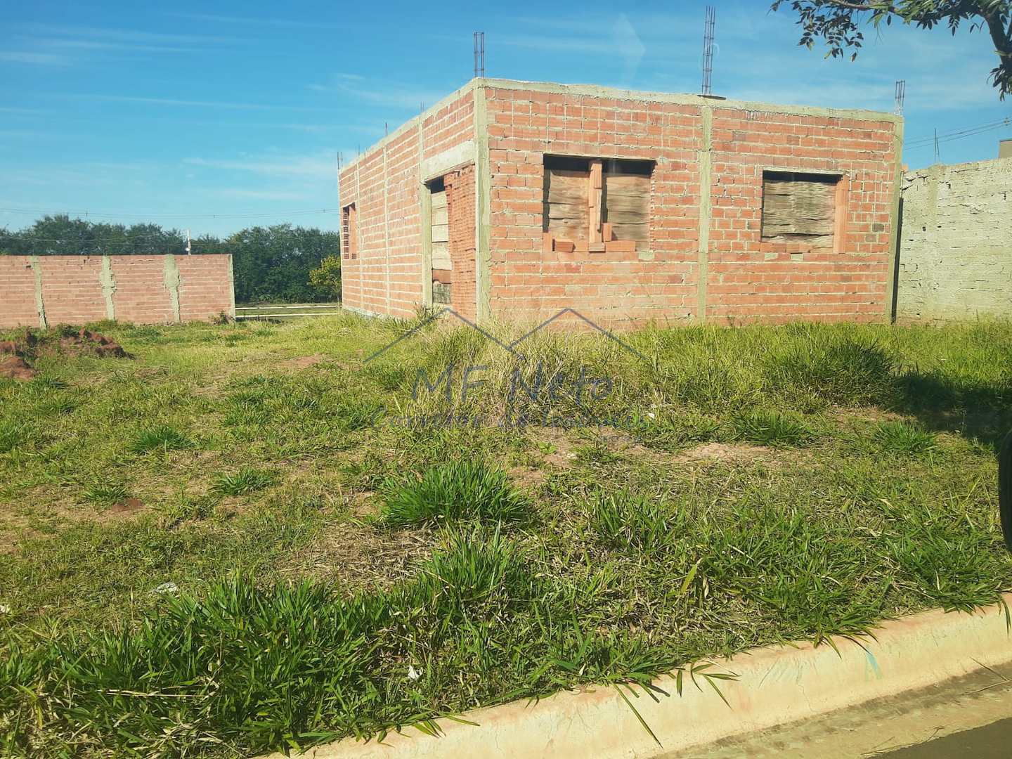 Terreno à venda, 250m² - Foto 1