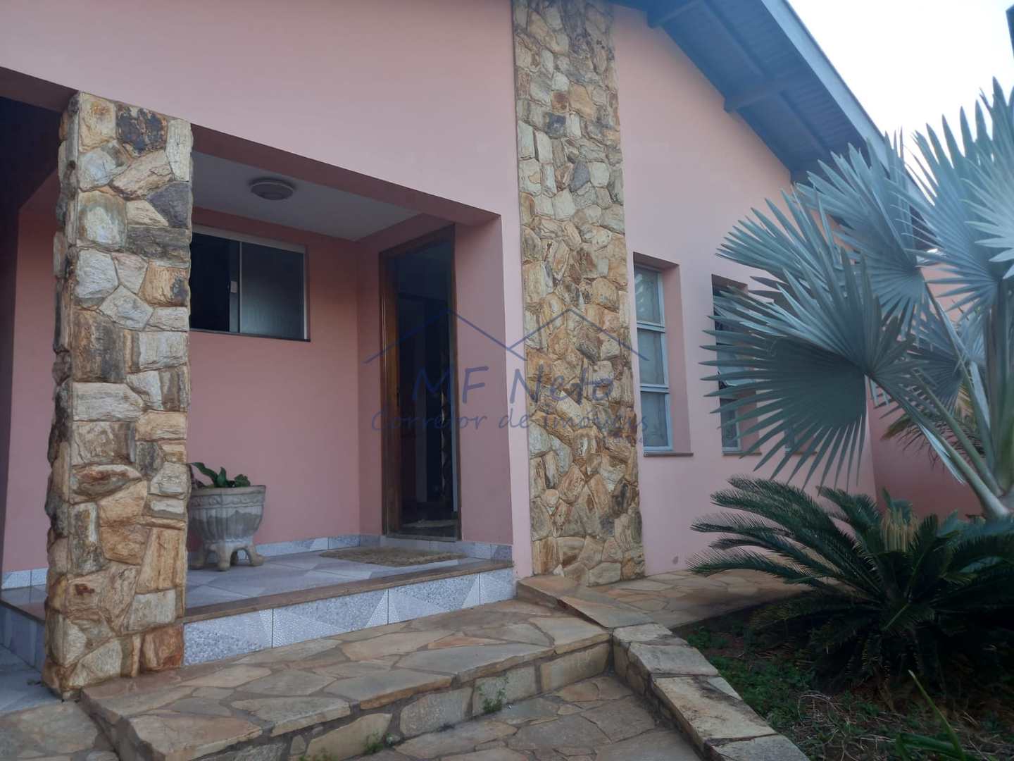 Casa à venda com 3 quartos, 336m² - Foto 1