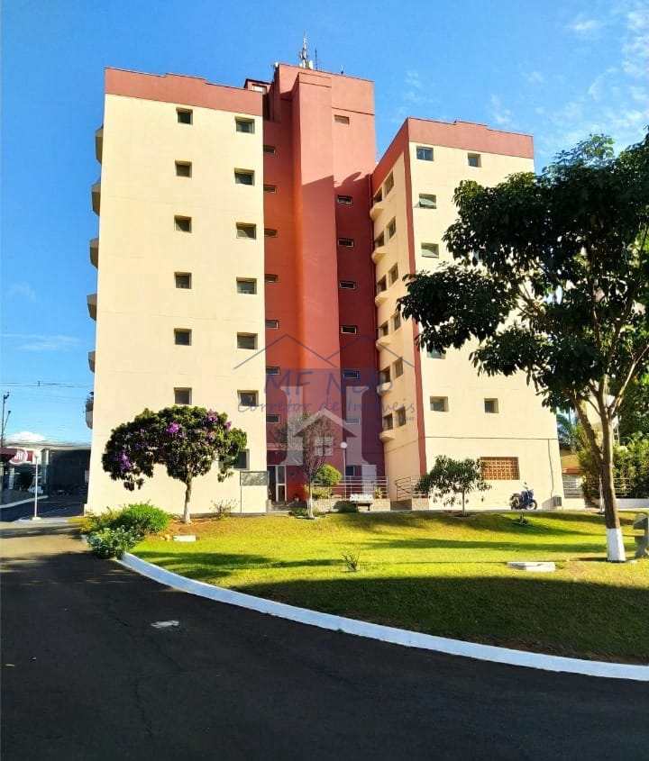 Apartamento à venda com 2 quartos, 70m² - Foto 1