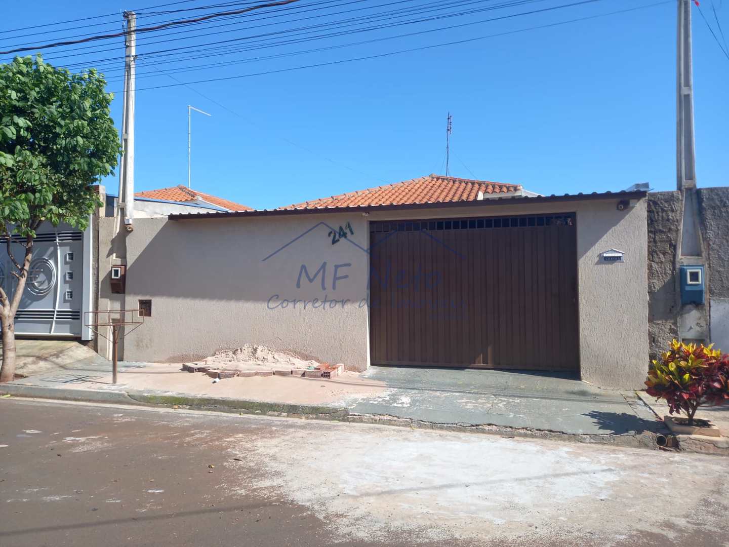 Casa à venda com 2 quartos, 200m² - Foto 2