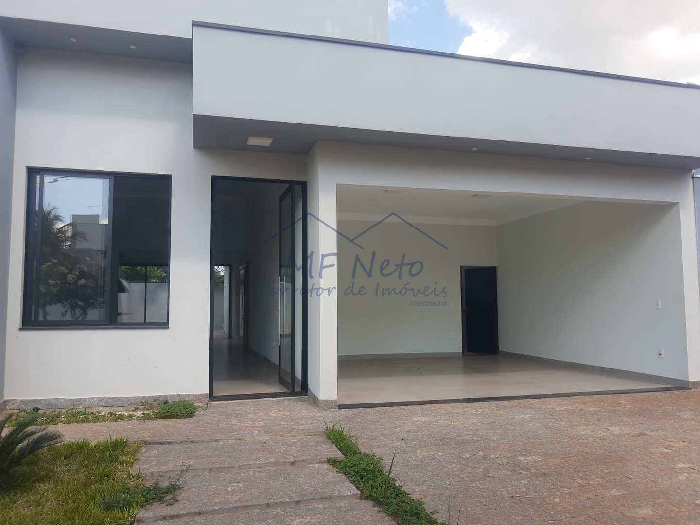 Casa de Condomínio à venda com 3 quartos, 250m² - Foto 2