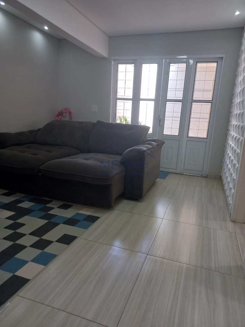 Casa à venda com 3 quartos, 180m² - Foto 1