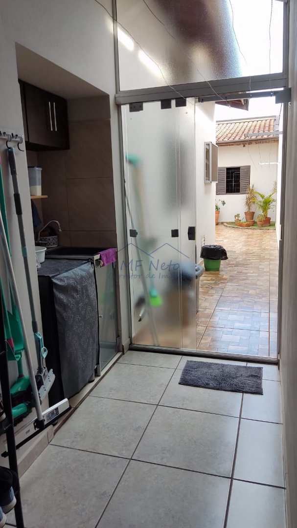 Casa à venda com 3 quartos, 325m² - Foto 17