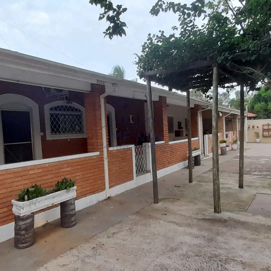 Fazenda à venda com 4 quartos, 2052m² - Foto 1