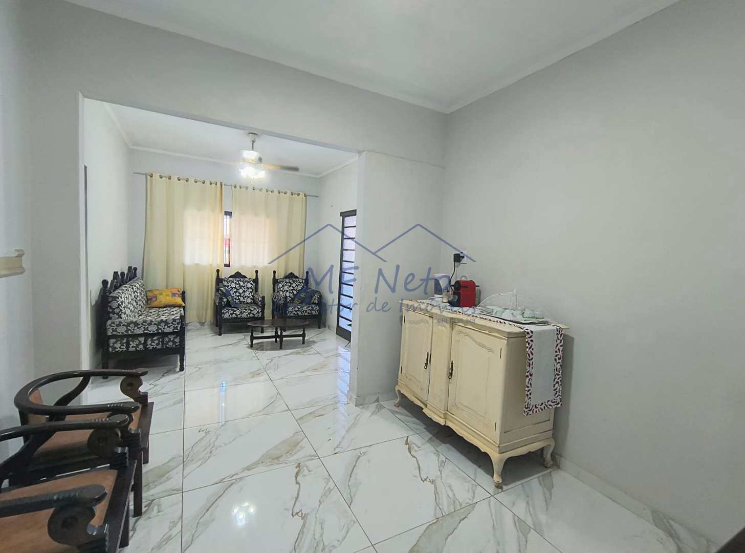 Casa à venda com 3 quartos, 390m² - Foto 1