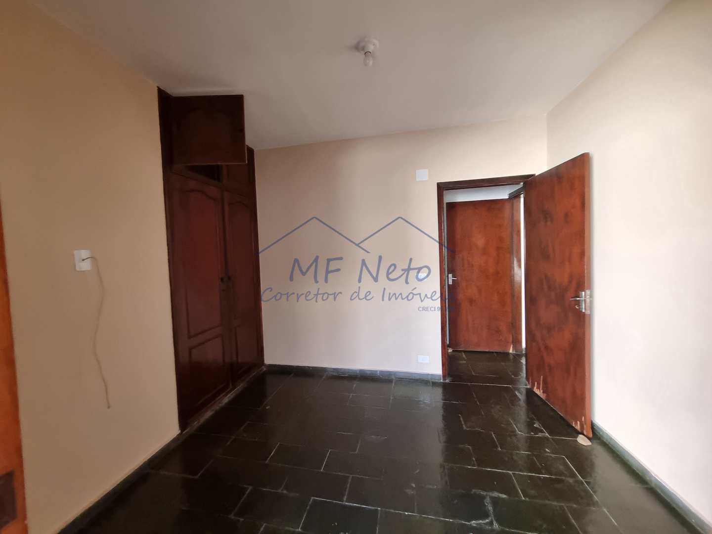 Casa à venda com 3 quartos, 341m² - Foto 4