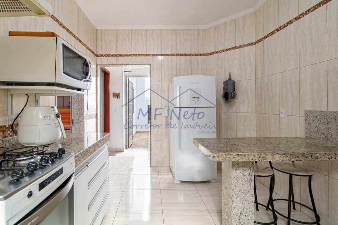 Casa à venda com 3 quartos, 250m² - Foto 17