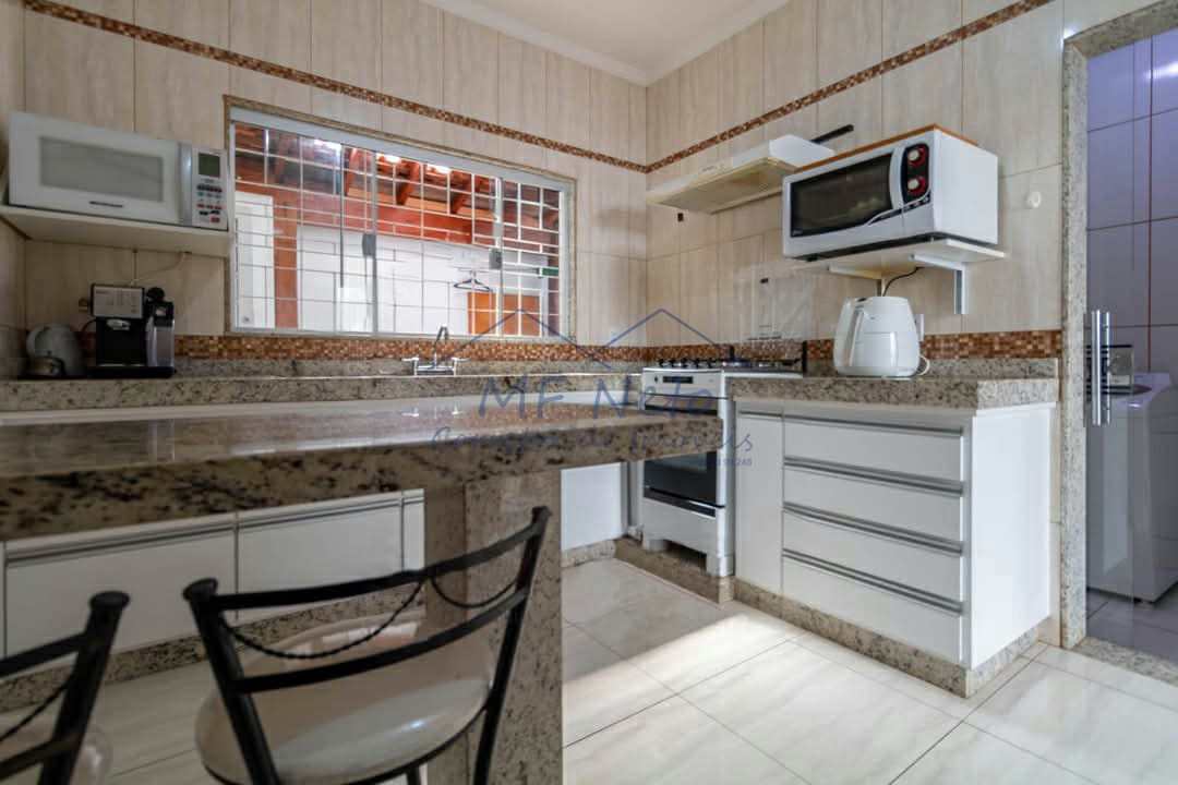 Casa à venda com 3 quartos, 250m² - Foto 6