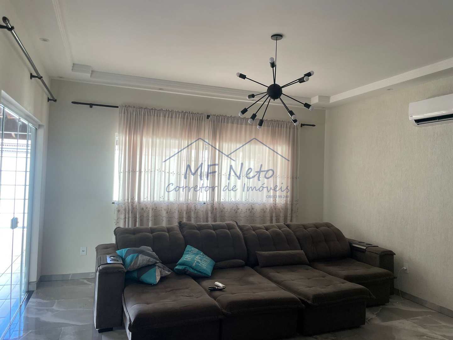 Casa à venda com 3 quartos, 300m² - Foto 2