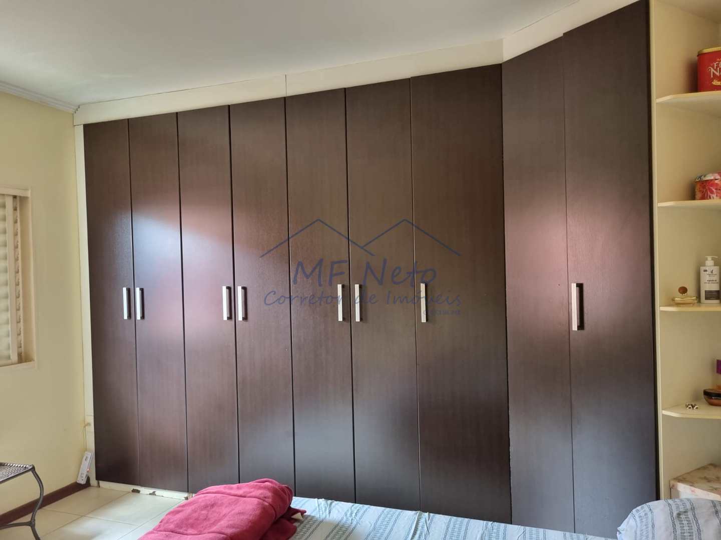 Casa à venda com 3 quartos, 336m² - Foto 9