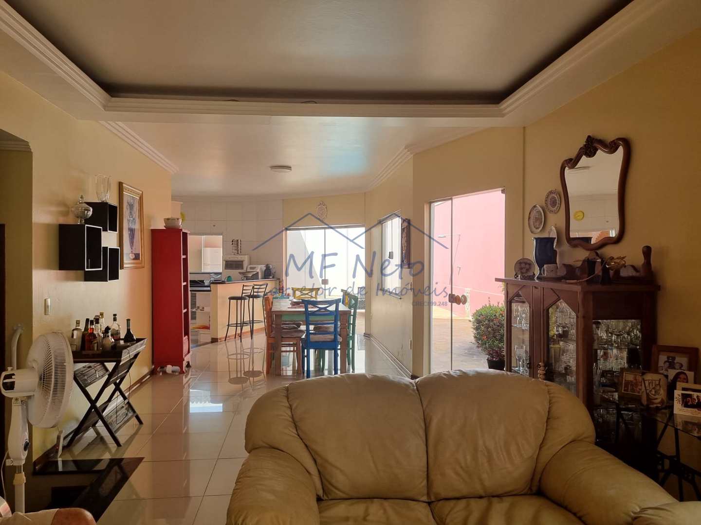 Casa à venda com 3 quartos, 336m² - Foto 1