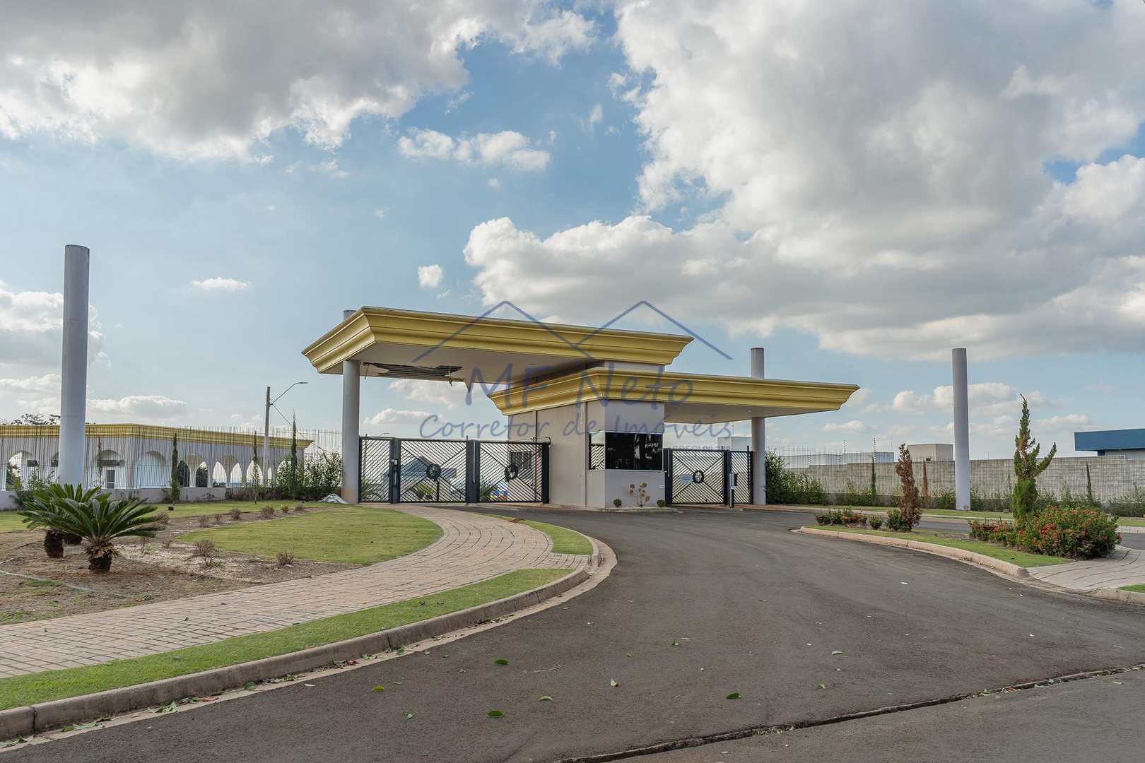 Casa de Condomínio à venda com 3 quartos, 375m² - Foto 2