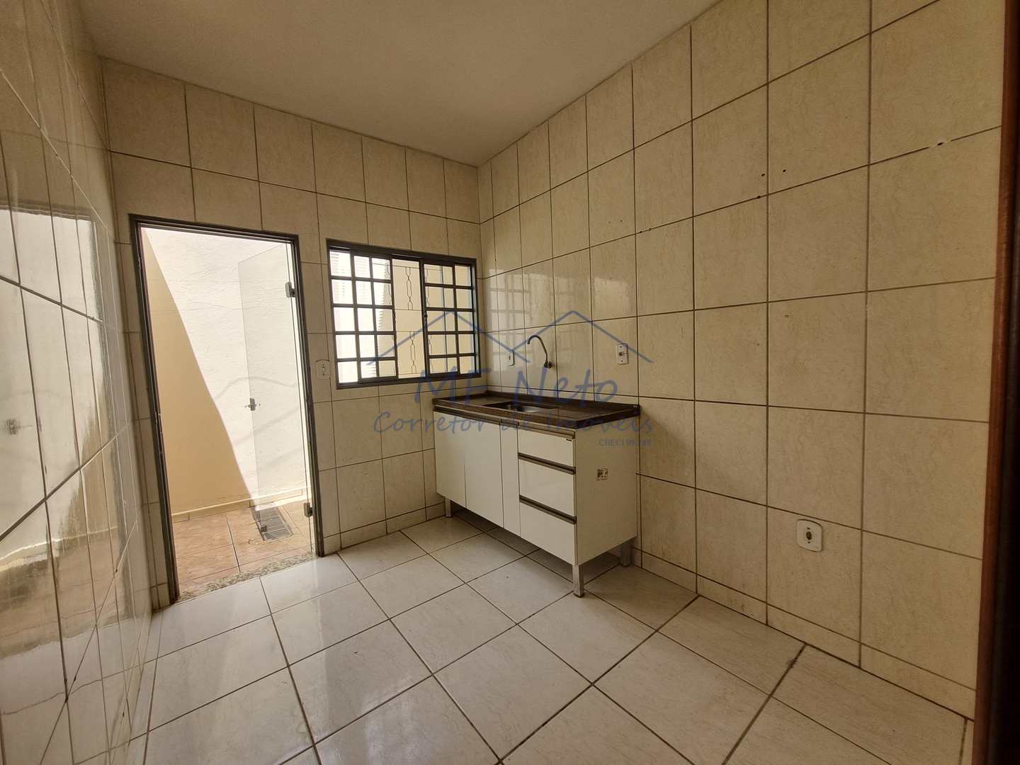 Casa para alugar com 2 quartos, 50m² - Foto 10