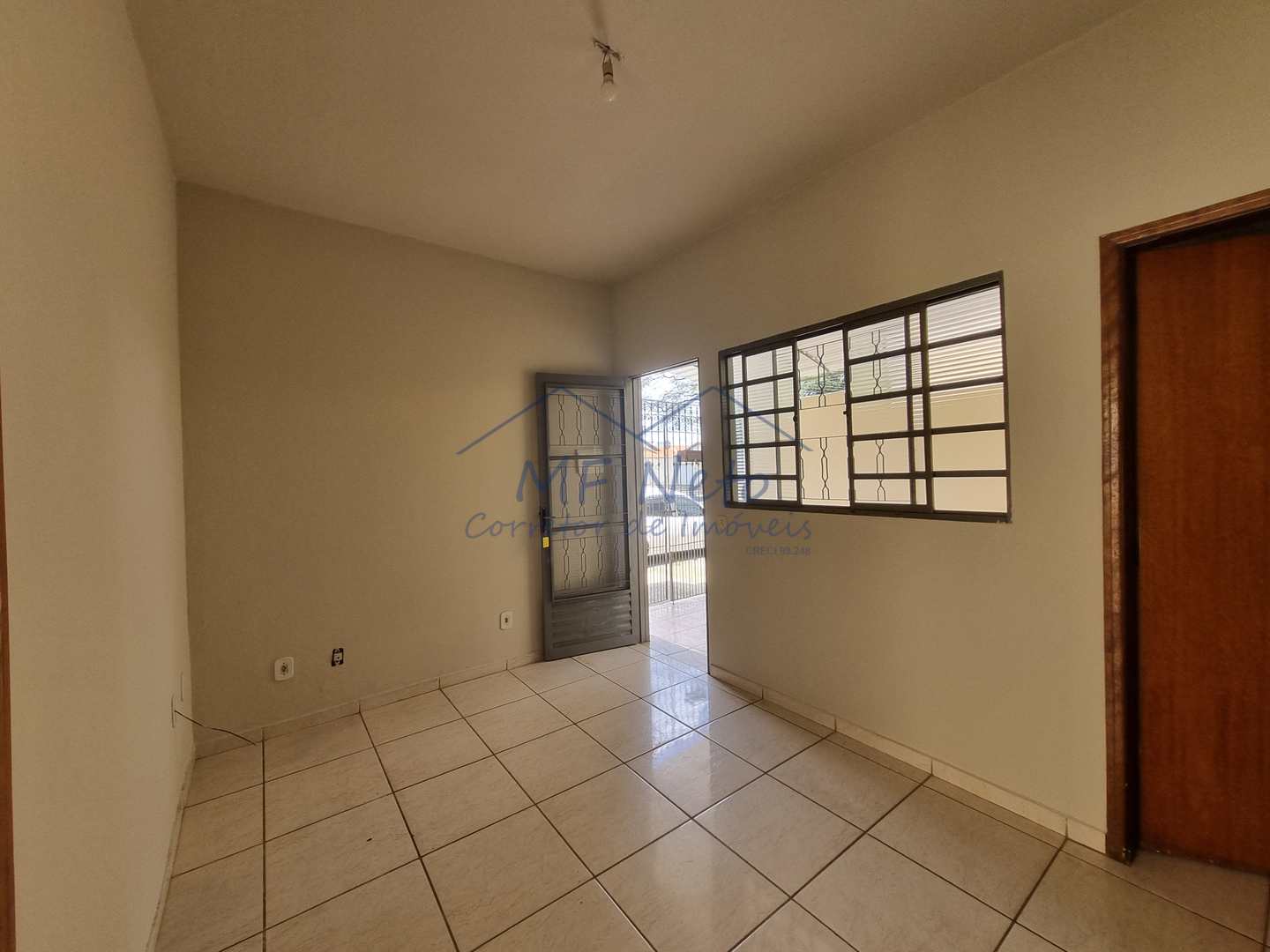Casa para alugar com 2 quartos, 50m² - Foto 2