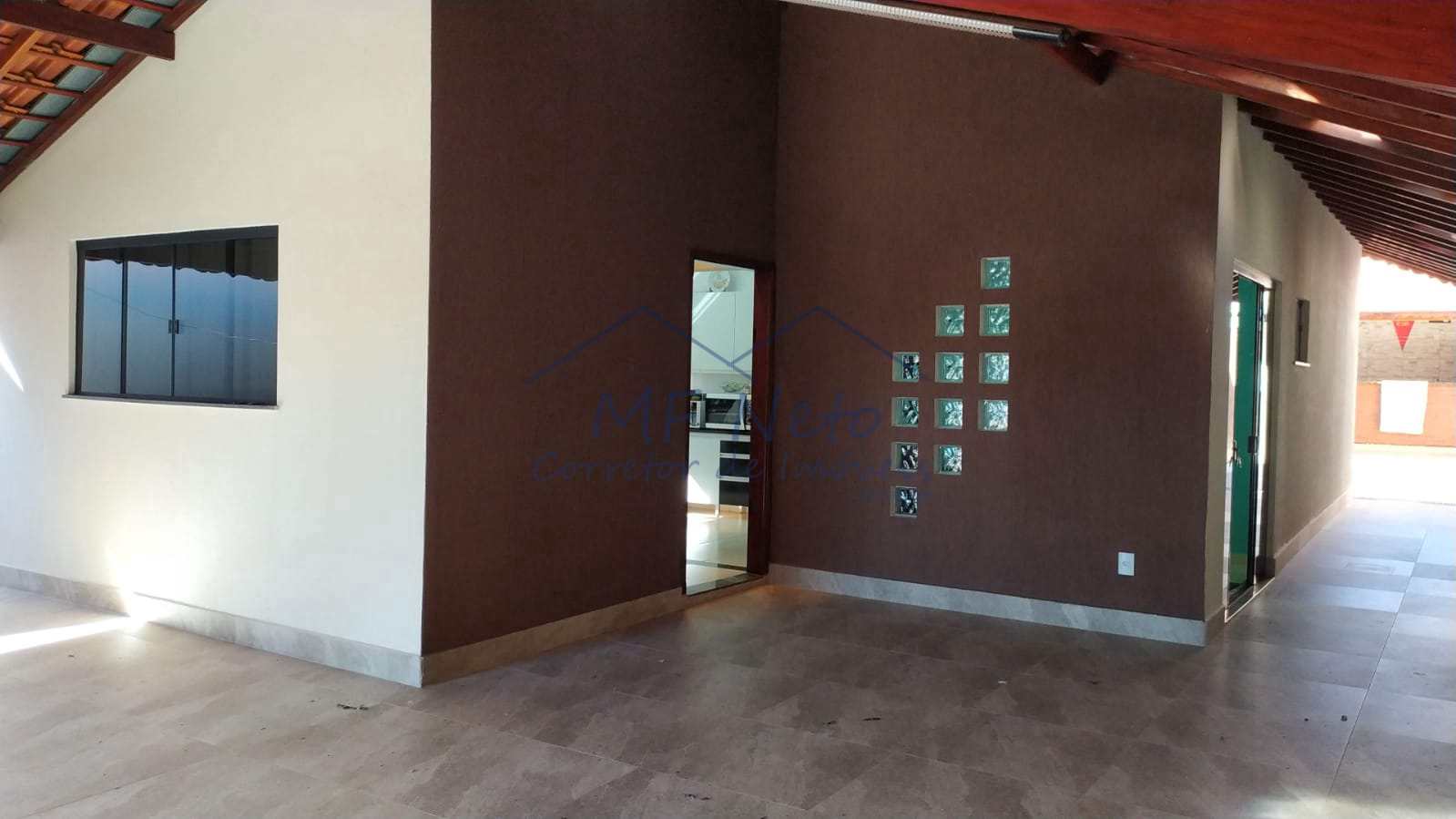 Casa à venda com 2 quartos, 256m² - Foto 1