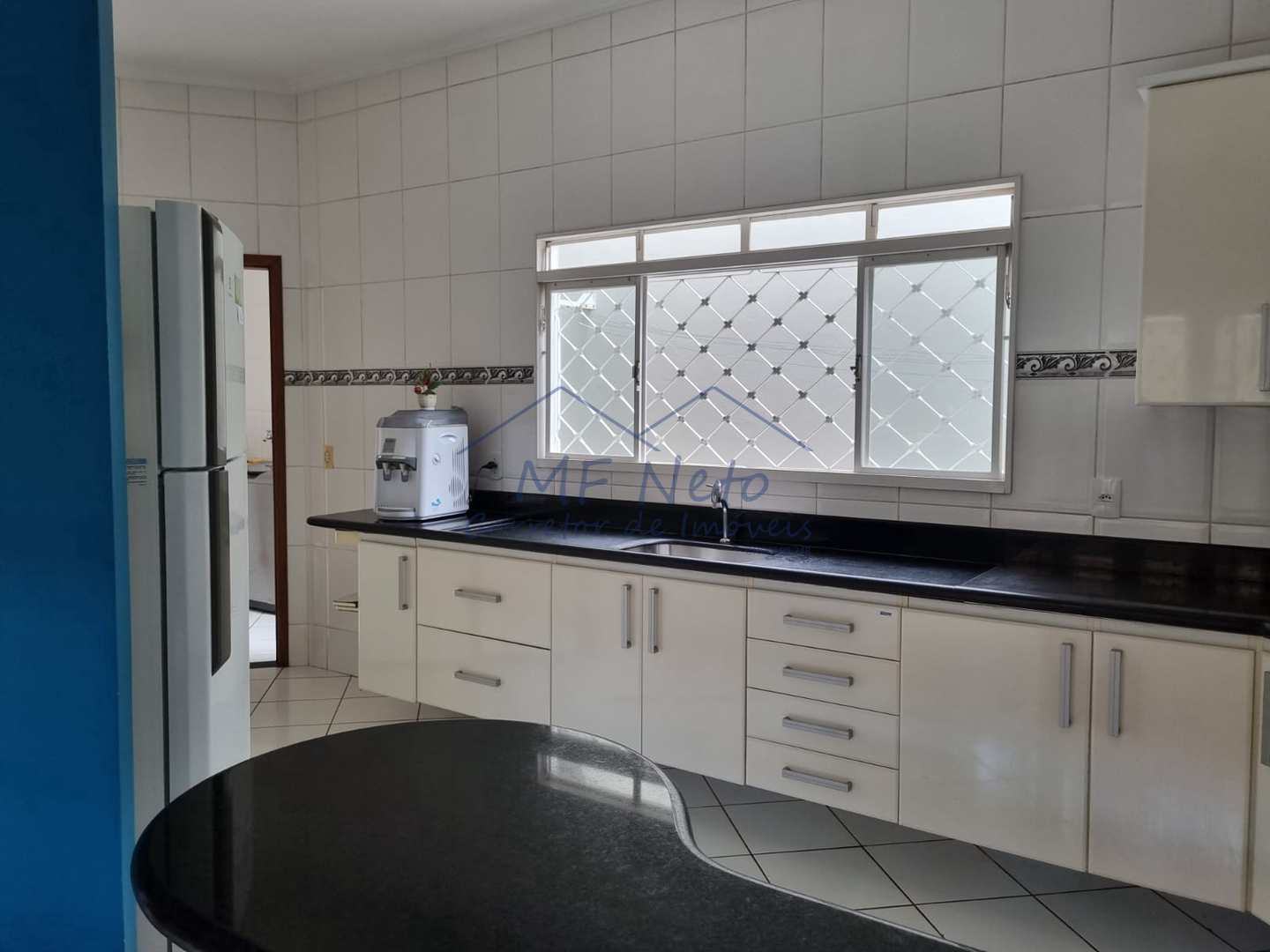 Casa à venda com 3 quartos, 295m² - Foto 4