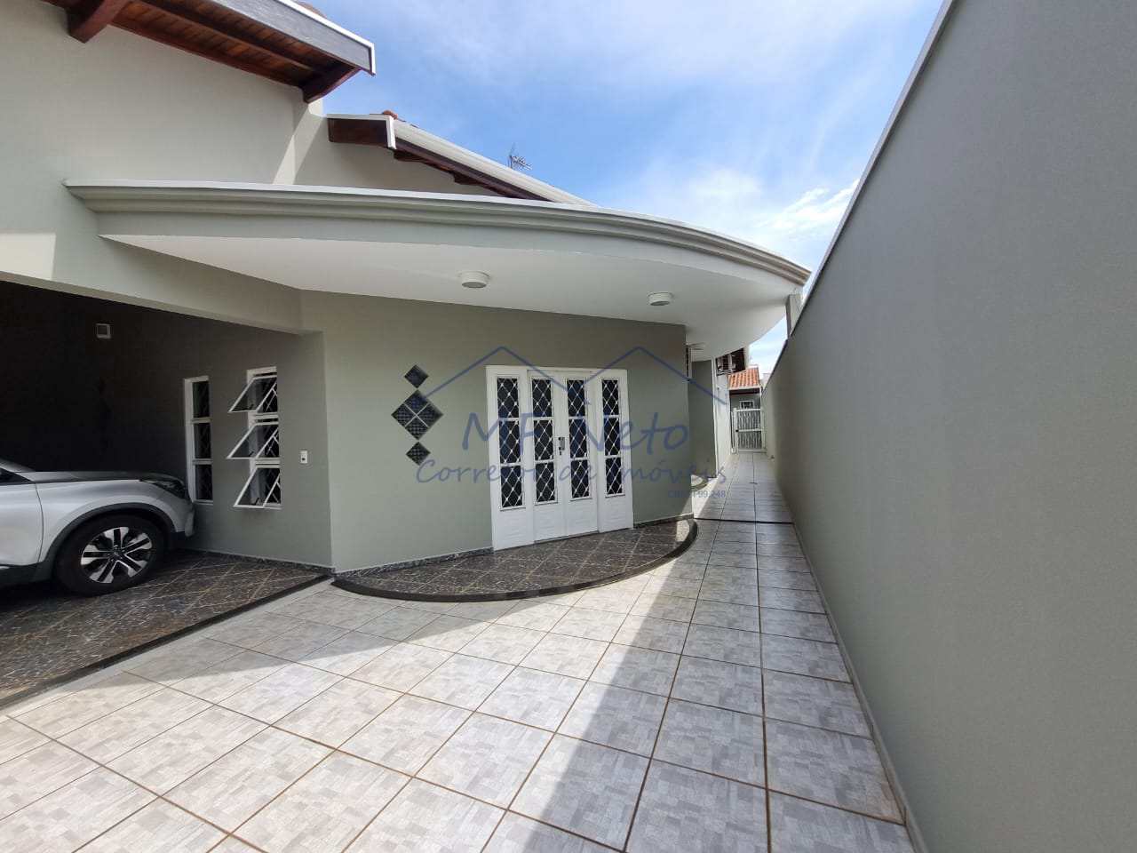 Casa à venda com 3 quartos, 295m² - Foto 1