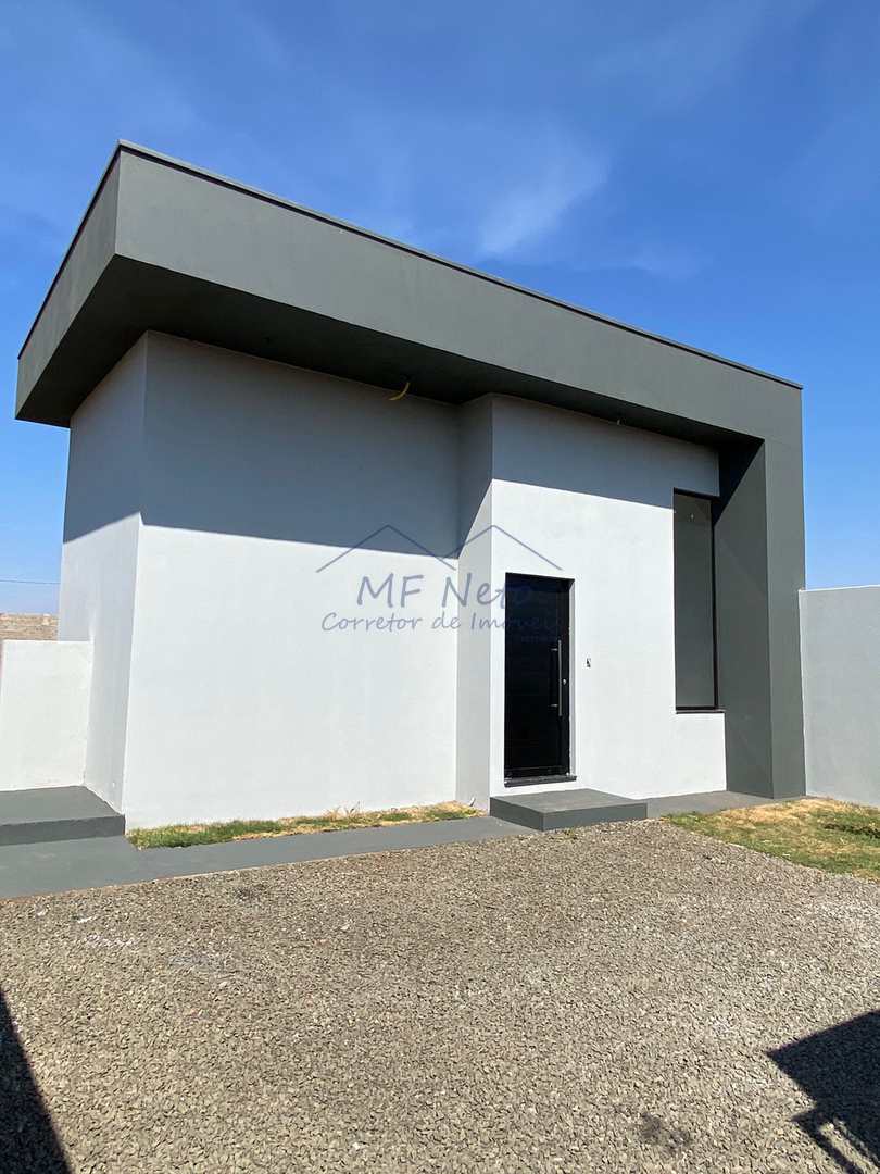 Casa à venda com 2 quartos, 250m² - Foto 1