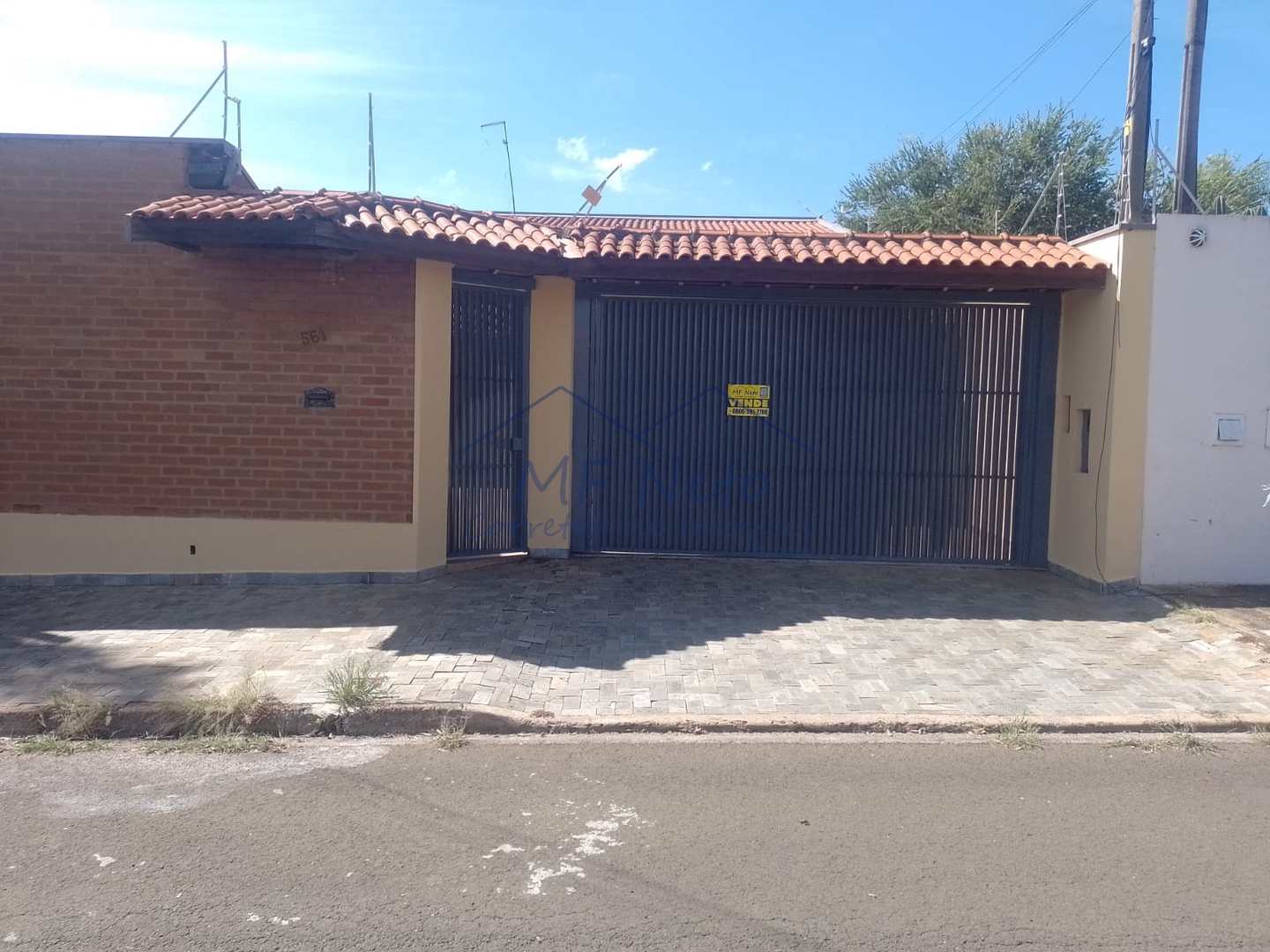 Casa à venda com 3 quartos, 312m² - Foto 1