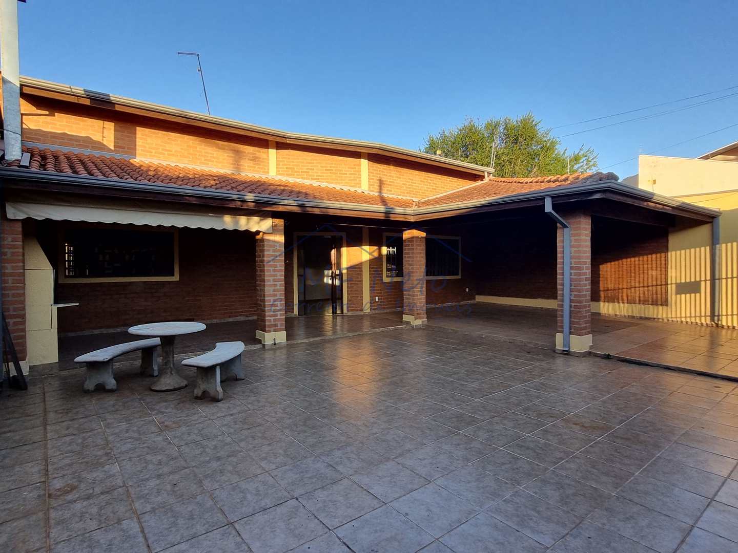 Casa à venda com 3 quartos, 312m² - Foto 2