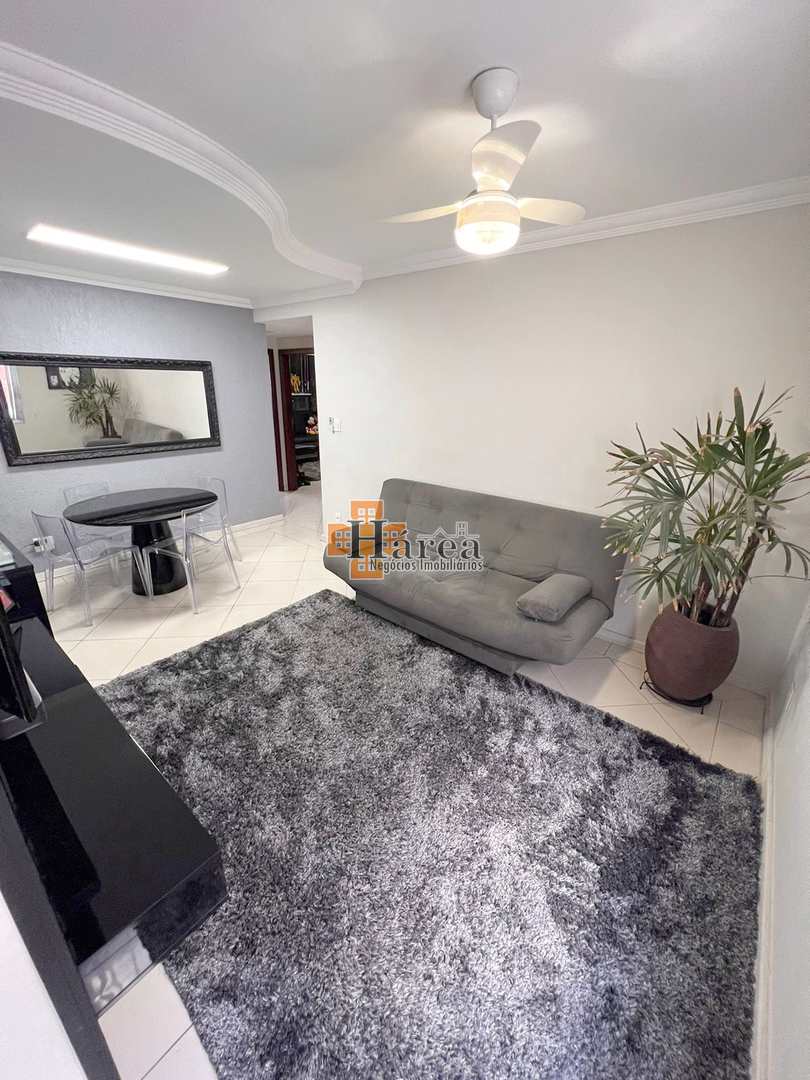 Apartamento à venda com 4 quartos, 240m² - Foto 1