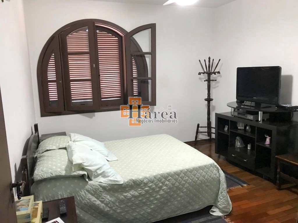 Casa à venda e aluguel com 3 quartos, 307m² - Foto 17