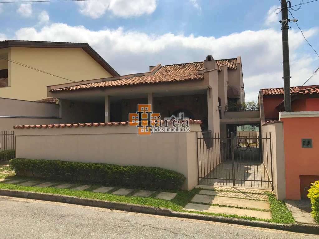 Casa à venda e aluguel com 3 quartos, 307m² - Foto 1