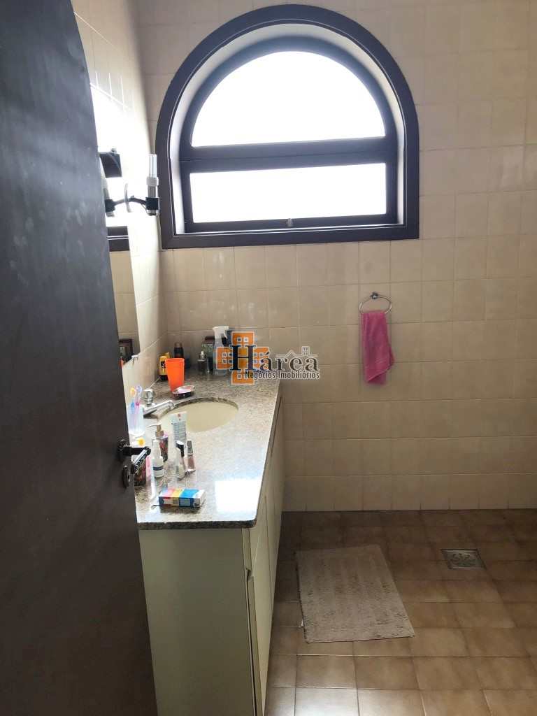 Casa à venda e aluguel com 3 quartos, 307m² - Foto 21