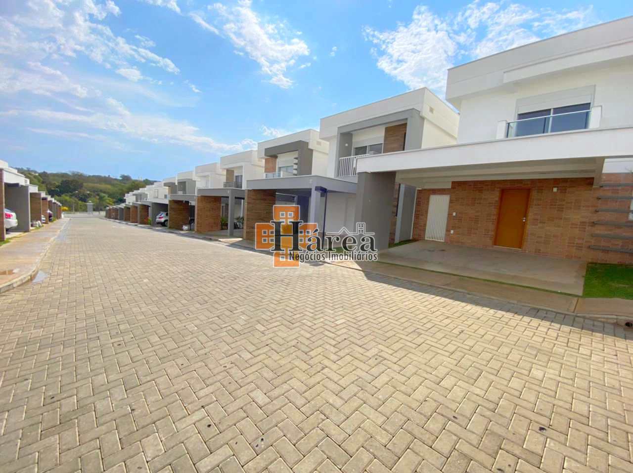 Sobrado à venda com 3 quartos, 143m² - Foto 1